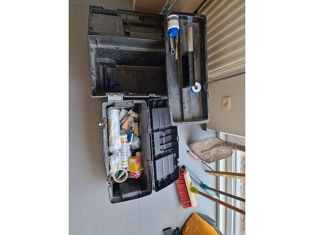 2 stofzuigers + werkmateriaal & koffers - afbeelding 8 van  9