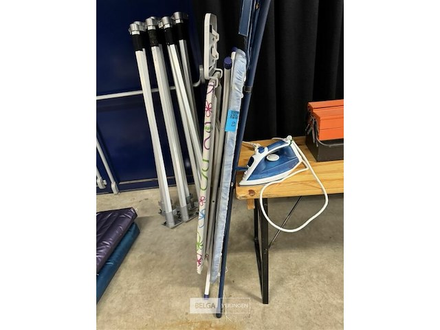 2 strijkplanken + strijkijzer bosch - afbeelding 3 van  5