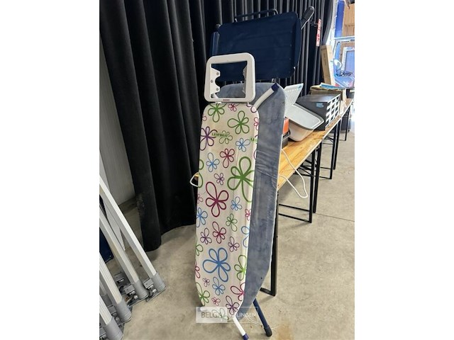 2 strijkplanken + strijkijzer bosch - afbeelding 5 van  5