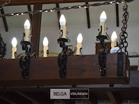 2 stuks rustieke smeedijzeren kroonluchter met houten balk met 8 lampen - afbeelding 2 van  3