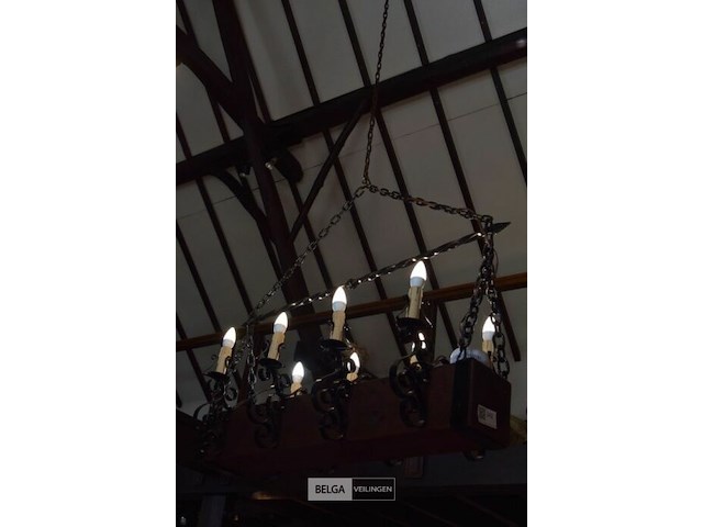 2 stuks rustieke smeedijzeren kroonluchter met houten balk met 8 lampen - afbeelding 3 van  3