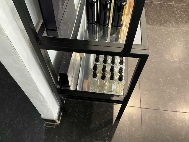 2 stuks wandkasten zonder inhoud - afbeelding 8 van  12