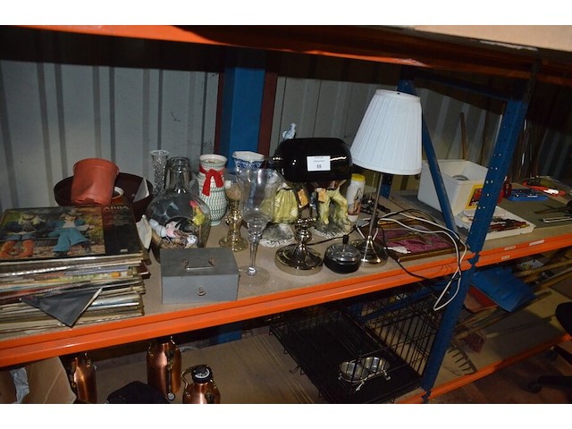 2 tafellampen, 12 diverse sierstukken - afbeelding 1 van  8