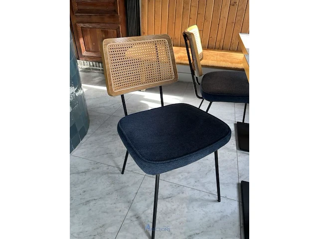 2 tafels en 2 stoelen - afbeelding 4 van  4