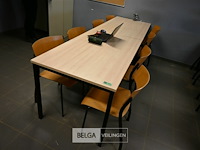 2 tafels en 8 stoelen - afbeelding 2 van  2