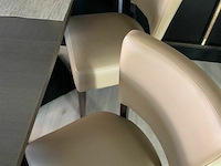 2 tafeltjes en 4 stoelen - afbeelding 3 van  4