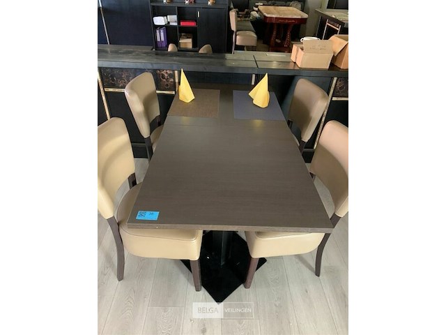 2 tafeltjes en 4 stoelen - afbeelding 1 van  2
