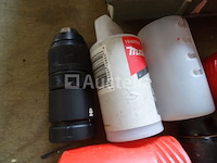 2 tanks met verschillende gereedschappen detail: . 2 mandrels. hoogtepunten (hilti, hitachi, enz.). glijmiddelen. diversen - afbeelding 2 van  17