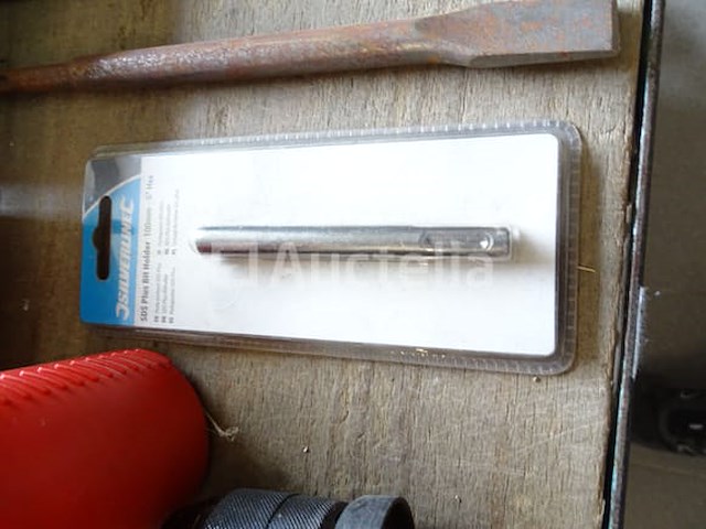 2 tanks met verschillende gereedschappen detail: . 2 mandrels. hoogtepunten (hilti, hitachi, enz.). glijmiddelen. diversen - afbeelding 8 van  17