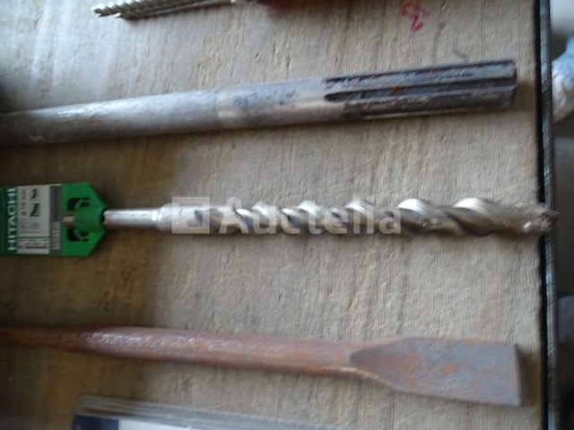 2 tanks met verschillende gereedschappen detail: . 2 mandrels. hoogtepunten (hilti, hitachi, enz.). glijmiddelen. diversen - afbeelding 12 van  17