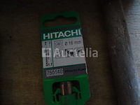 2 tanks met verschillende gereedschappen detail: . 2 mandrels. hoogtepunten (hilti, hitachi, enz.). glijmiddelen. diversen - afbeelding 13 van  17