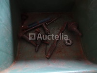 2 tanks met verschillende gereedschappen detail: . 2 mandrels. hoogtepunten (hilti, hitachi, enz.). glijmiddelen. diversen - afbeelding 14 van  17