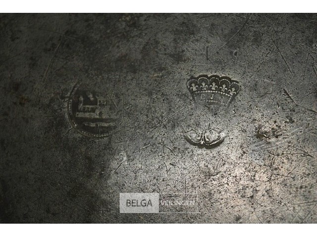 2 tinnen schotels vermoedelijk 18 eeuws met keurmerk - afbeelding 4 van  5