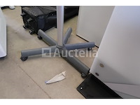 2 totemdisplays - afbeelding 1 van  5