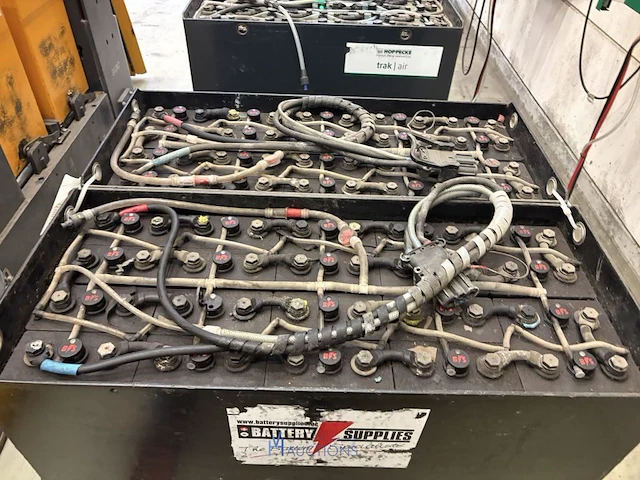 2 tractiebatterijen battery supplies - afbeelding 3 van  6