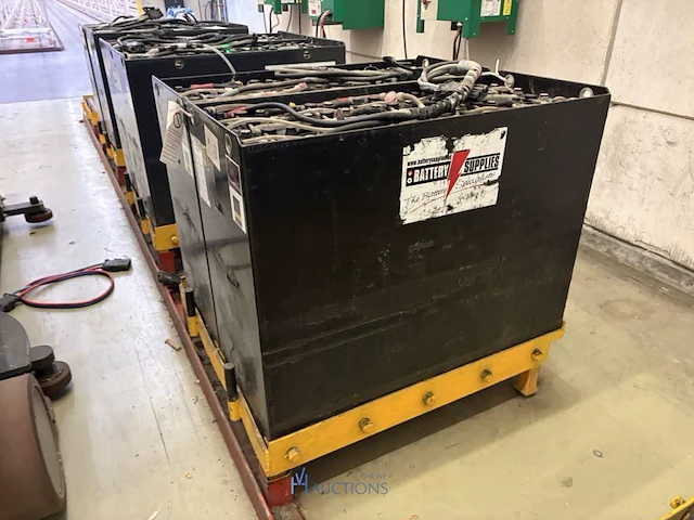 2 tractiebatterijen battery supplies - afbeelding 6 van  6