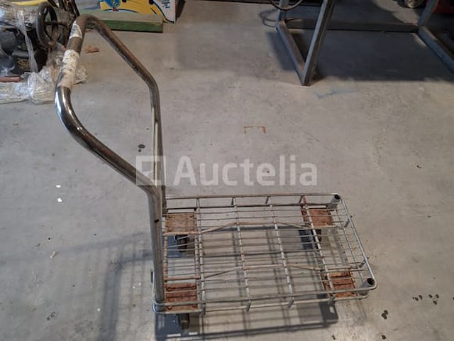 2 trams met inhoud - afbeelding 2 van  2