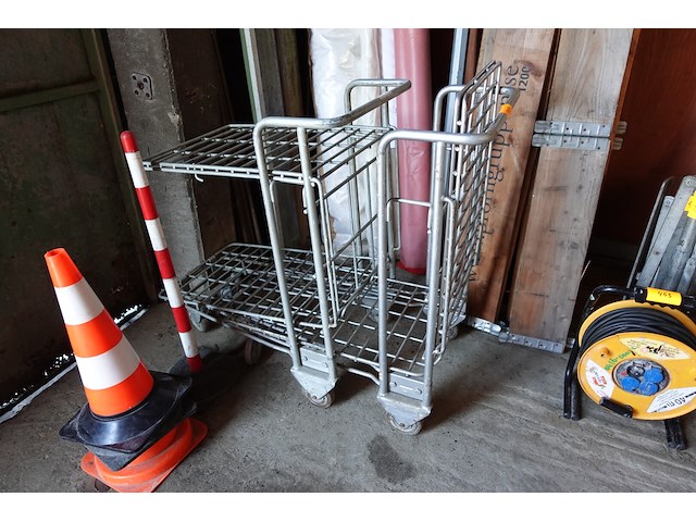 2 transportwagens met 2 niveau's - afbeelding 1 van  2