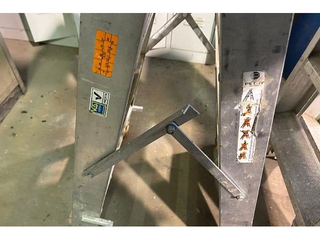 2 trapladders - afbeelding 4 van  4