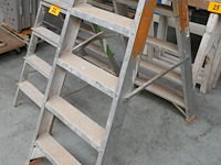2 trapladders - afbeelding 1 van  4