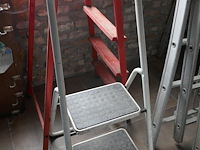 2 trapladders - afbeelding 1 van  3