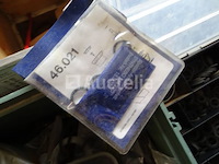 2 trays met pakkingen en slangklemmen. - afbeelding 5 van  9