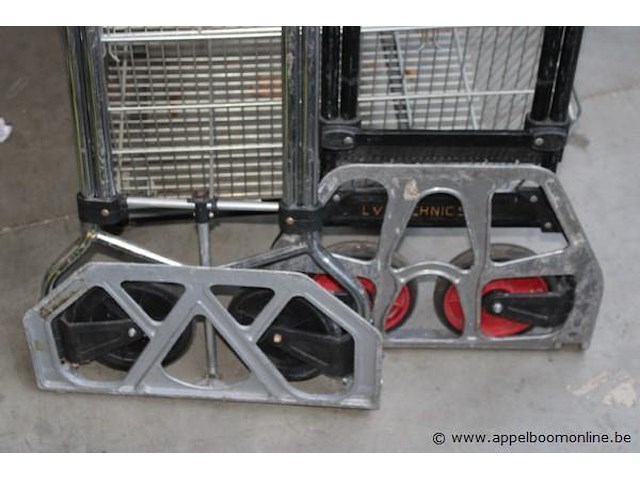 2 trolleys - afbeelding 2 van  2