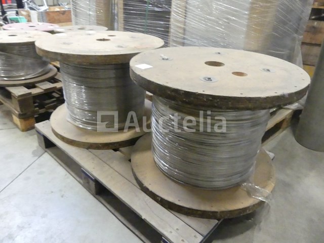 2 trommels met roestvrijstalen kabel - afbeelding 1 van  4