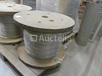 2 trommels met roestvrijstalen kabel - afbeelding 2 van  4