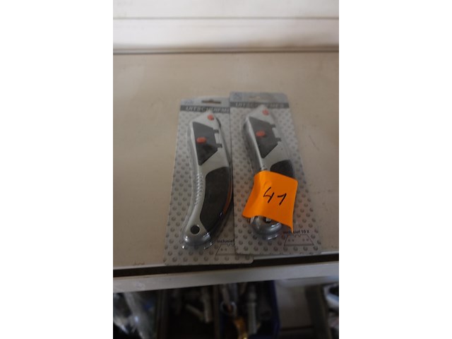 2 uitschuifmessen - afbeelding 1 van  1