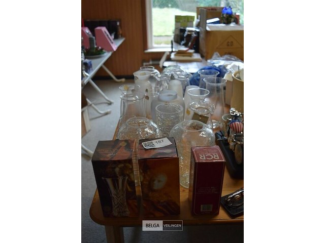 2 vaasjes - afbeelding 1 van  6