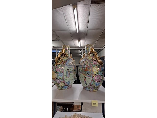 2 vazen - afbeelding 1 van  2