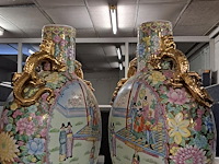 2 vazen - afbeelding 1 van  2