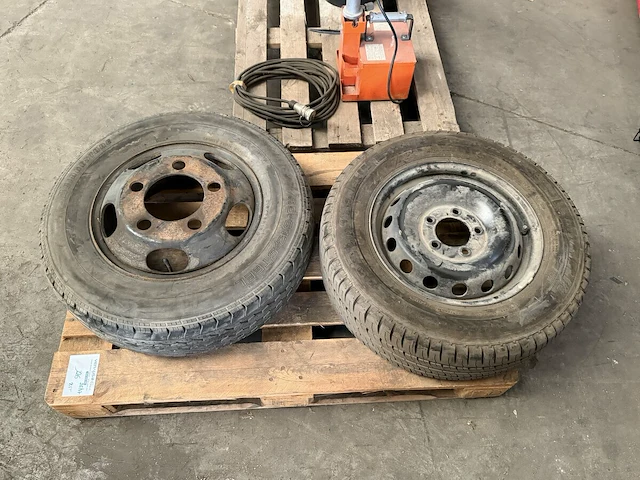2 velgen met band - afbeelding 1 van  6