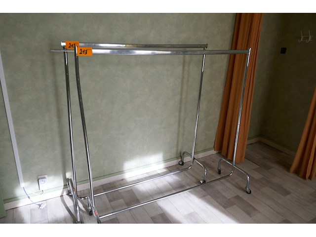 2 verrijdbare kledijrekken - afbeelding 1 van  3