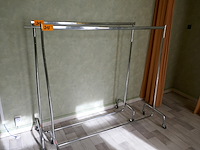 2 verrijdbare kledijrekken - afbeelding 1 van  3