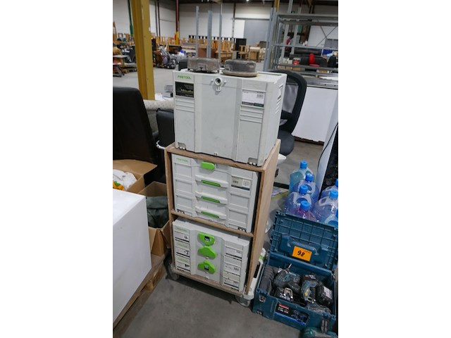 2 verrijdbare materiaalkastjes met inhoud - afbeelding 2 van  7