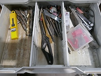 2 verrijdbare materiaalkastjes met inhoud - afbeelding 4 van  7