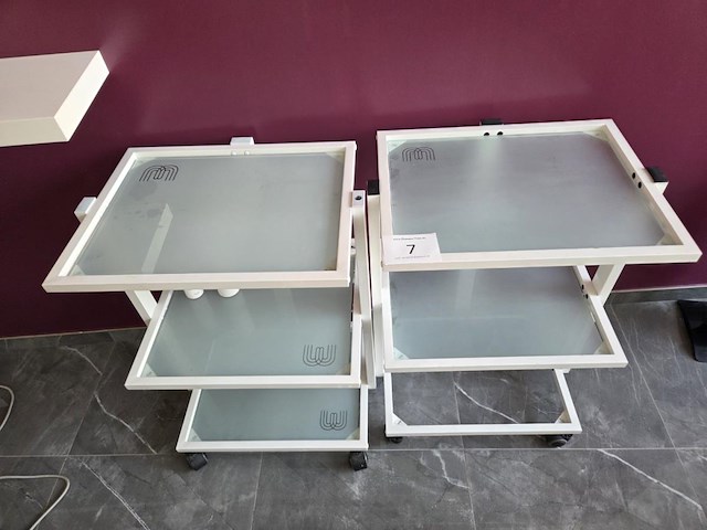 2 verrijdbare materialentafeltjes - afbeelding 2 van  5