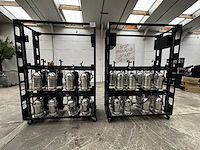 2 verrijdbare racks met par-56 spots - afbeelding 1 van  8