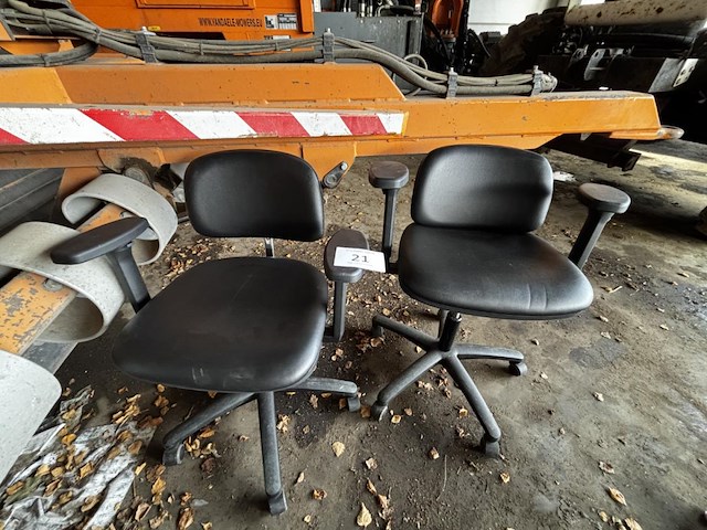 2 verrijdbare stoelen - afbeelding 1 van  4