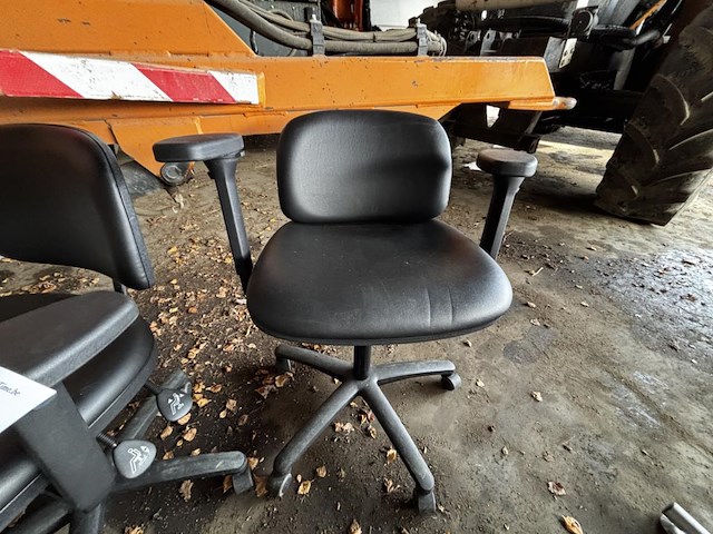 2 verrijdbare stoelen - afbeelding 2 van  4