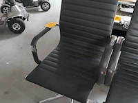 2 verzorgde bureelstoelen - afbeelding 10 van  12