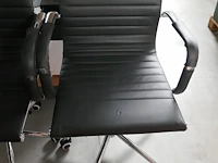 2 verzorgde bureelstoelen - afbeelding 11 van  12