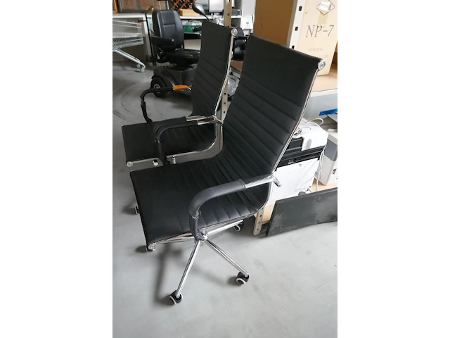 2 verzorgde bureelstoelen - afbeelding 12 van  12