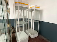 2 vitrinekasten - afbeelding 3 van  3