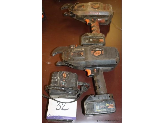 2 vlechtmachines tjep ultra grip 40 vv opladers - afbeelding 1 van  4