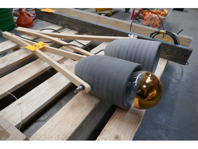 2 vloerlampen monday - afbeelding 1 van  4