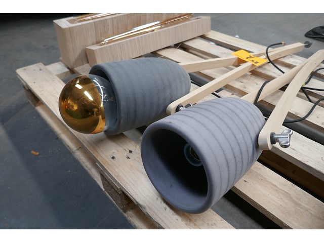 2 vloerlampen monday - afbeelding 2 van  4