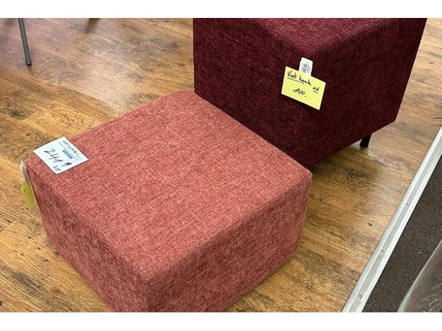 2 voetbankjes - afbeelding 5 van  10